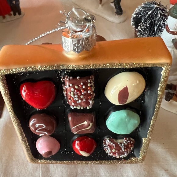 Christmas Glass Gold Box of Chocolates Bonbons Truffles Heart candy Glitterer - Picture 4 of 7